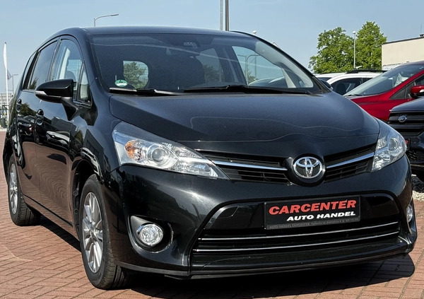 Toyota Verso cena 57999 przebieg: 118000, rok produkcji 2016 z Józefów małe 301